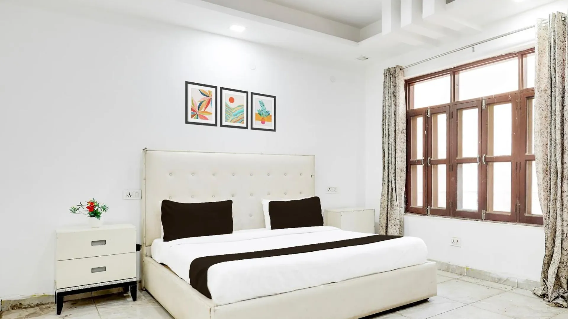 Hotel O Circle Residency Gurgaon