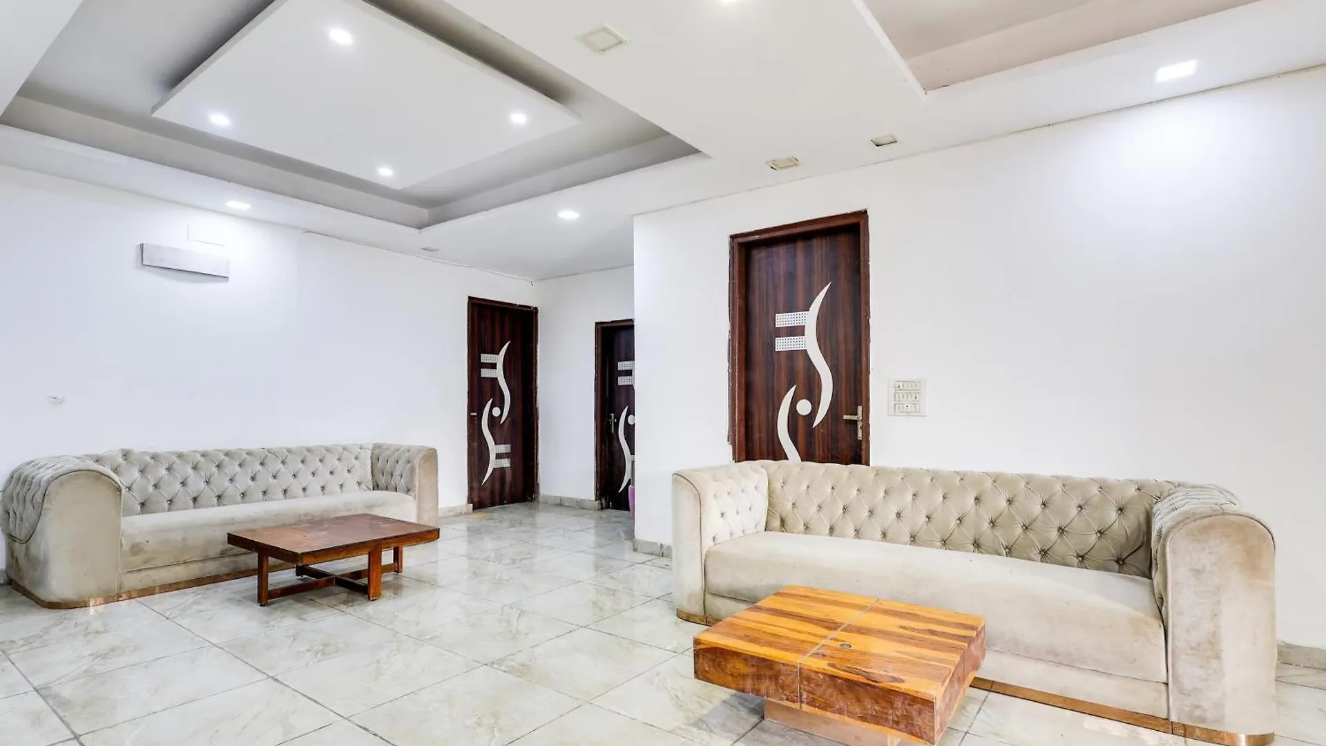 Hotel O Circle Residency Gurgaon
